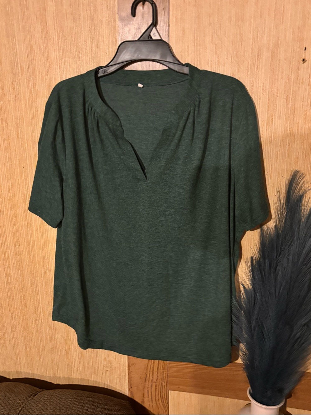 SHEIN Forest Green Short Sleeve Split-Neck Top
